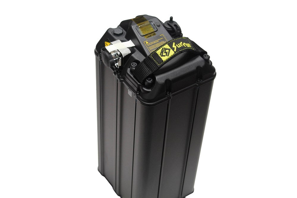 Gros plan de la batterie du modèle présenté.